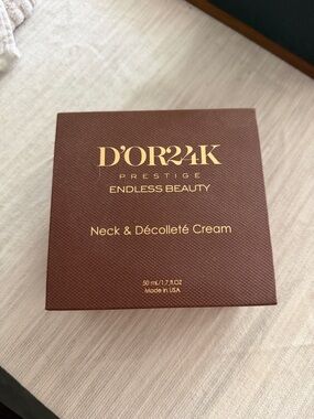 D’or24K Neck and Decollette Cream